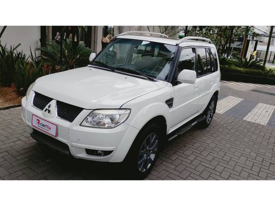 MITSUBISHI PAJERO TR4 2.0 4X2 16V 140CV FLEX 4P AUTOMÁTICO MITSUBISHI PAJERO TR4 2.0 4X2 16V 140CV FLEX 4P AUTOMÁTICO